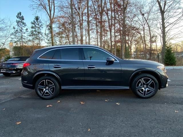 2025 Mercedes-Benz GLC 300