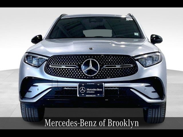 2025 Mercedes-Benz GLC 300