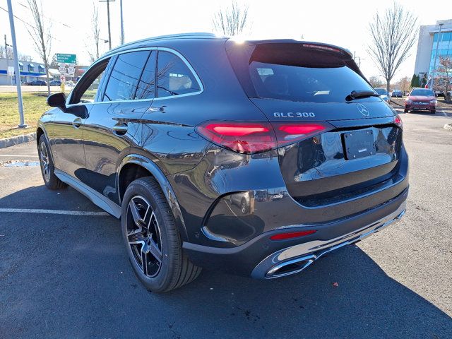 2025 Mercedes-Benz GLC 300