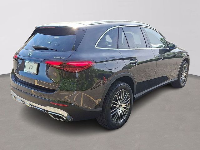 2025 Mercedes-Benz GLC 300
