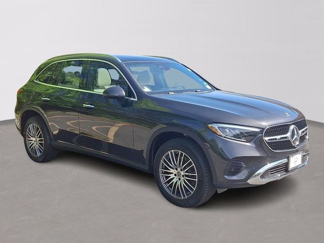 2025 Mercedes-Benz GLC 300