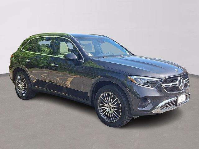 2025 Mercedes-Benz GLC 300