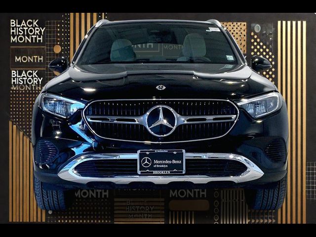 2025 Mercedes-Benz GLC 300