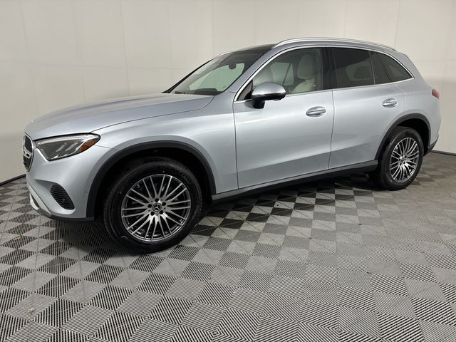 2025 Mercedes-Benz GLC 300