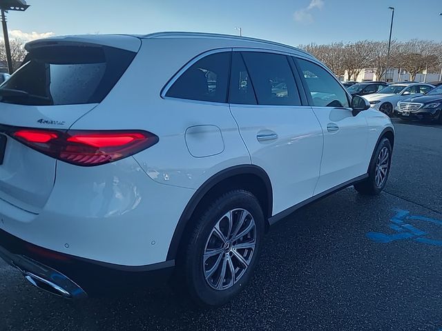 2025 Mercedes-Benz GLC 300