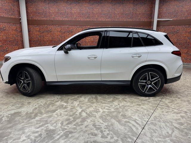 2025 Mercedes-Benz GLC 300