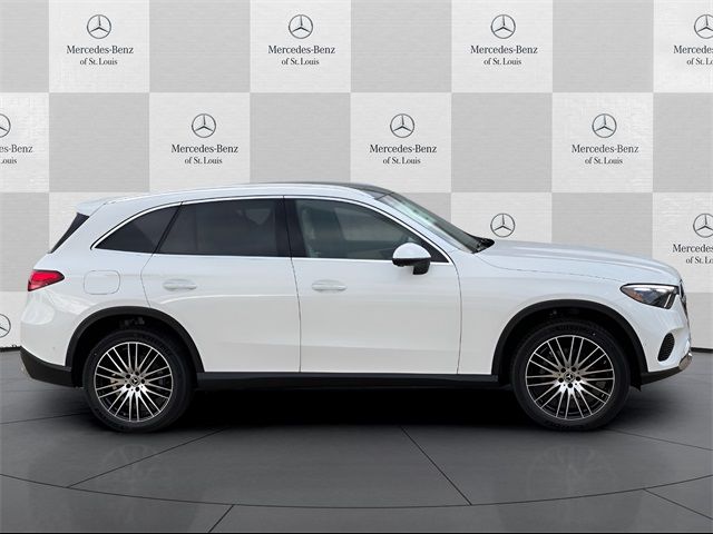 2025 Mercedes-Benz GLC 300