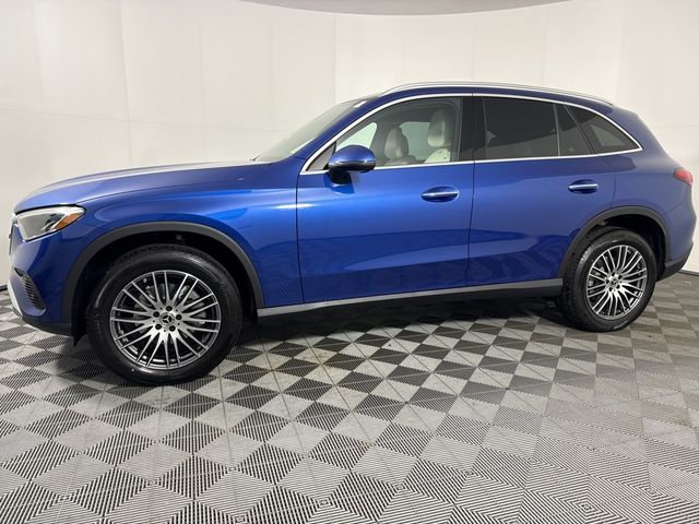 2025 Mercedes-Benz GLC 300