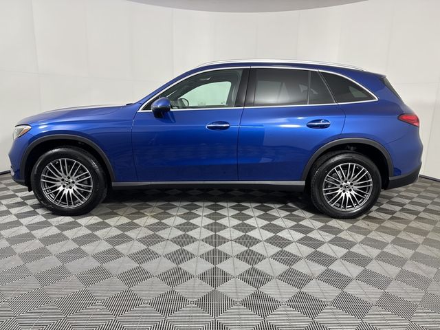 2025 Mercedes-Benz GLC 300