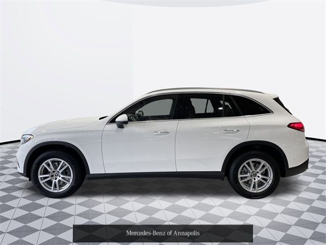 2025 Mercedes-Benz GLC 300