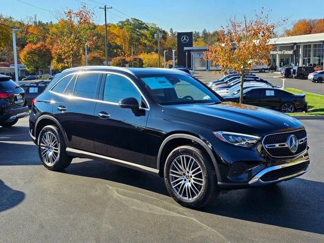 2025 Mercedes-Benz GLC 300