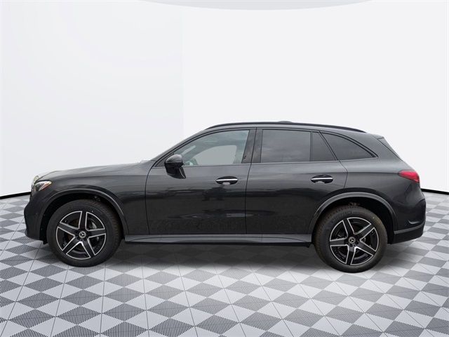 2025 Mercedes-Benz GLC 300