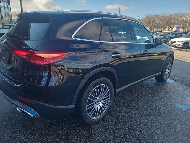 2025 Mercedes-Benz GLC 300