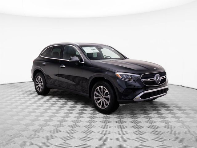 2025 Mercedes-Benz GLC 300