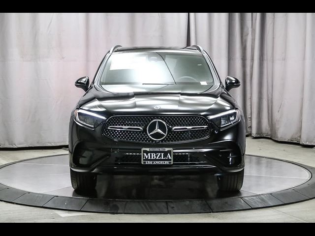 2025 Mercedes-Benz GLC 300