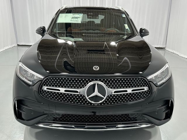 2025 Mercedes-Benz GLC 300