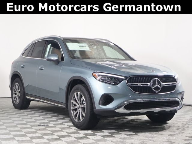 2025 Mercedes-Benz GLC 300