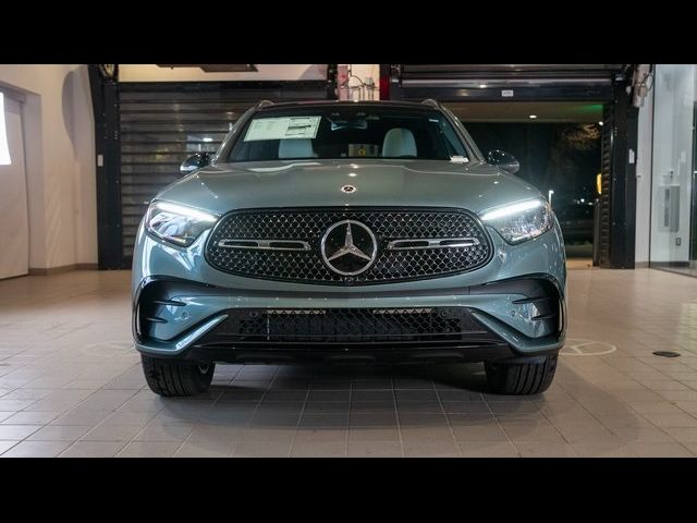 2025 Mercedes-Benz GLC 300