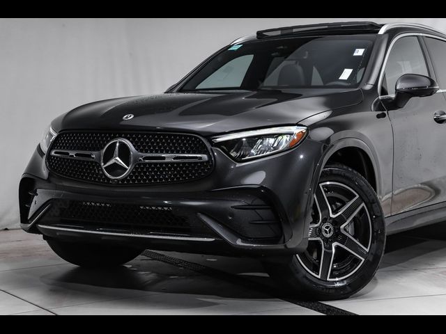 2025 Mercedes-Benz GLC 300