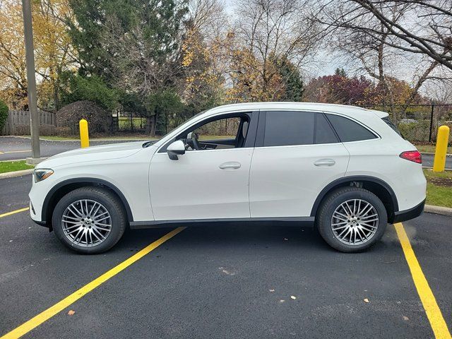 2025 Mercedes-Benz GLC 300