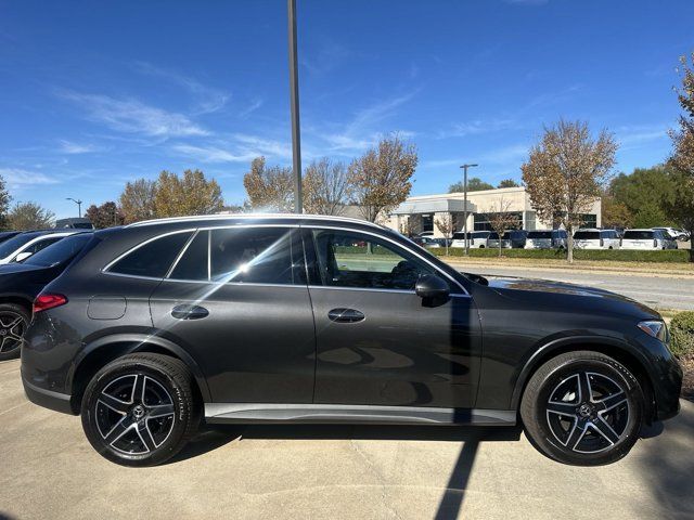 2025 Mercedes-Benz GLC 300