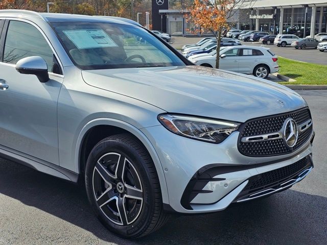 2025 Mercedes-Benz GLC 300