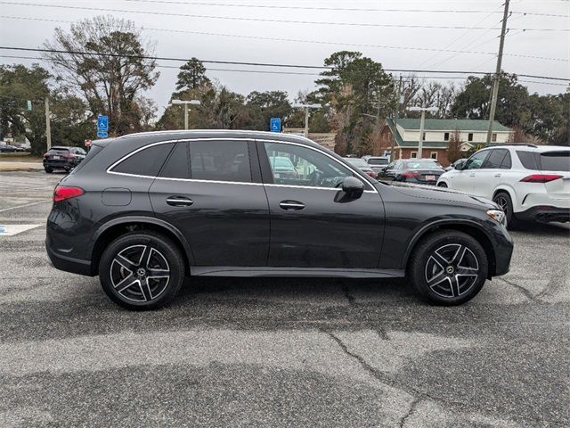 2025 Mercedes-Benz GLC 300