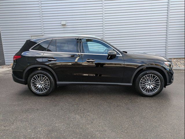 2025 Mercedes-Benz GLC 300