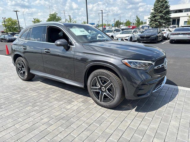 2025 Mercedes-Benz GLC 300