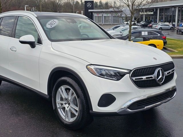 2025 Mercedes-Benz GLC 300