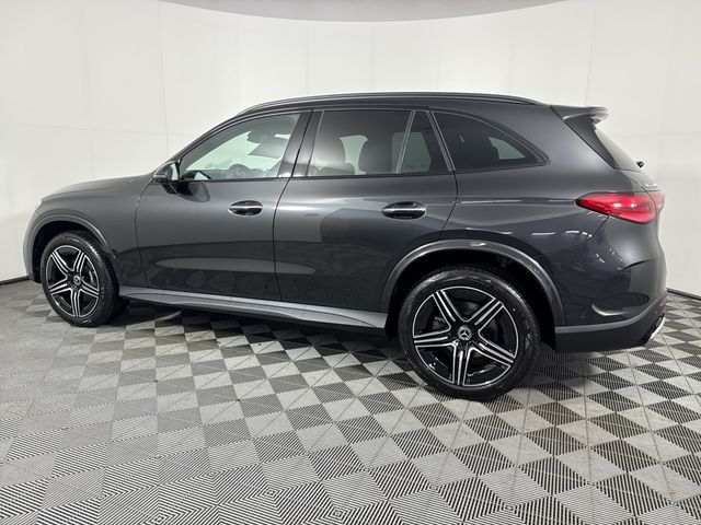 2025 Mercedes-Benz GLC 300