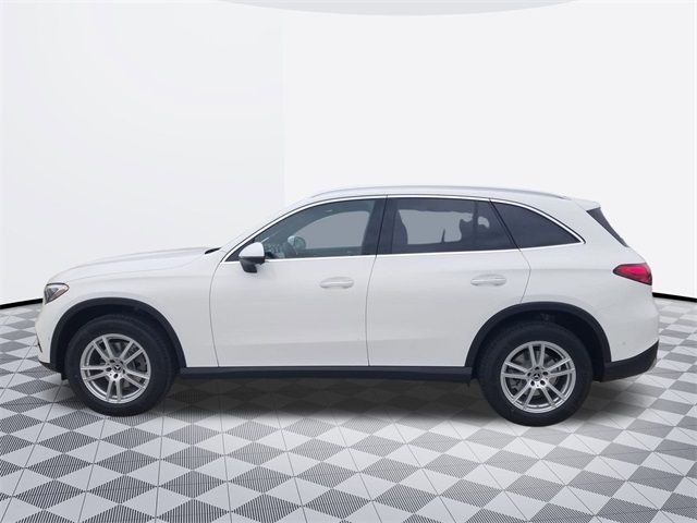 2025 Mercedes-Benz GLC 300