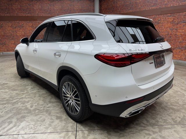 2025 Mercedes-Benz GLC 300