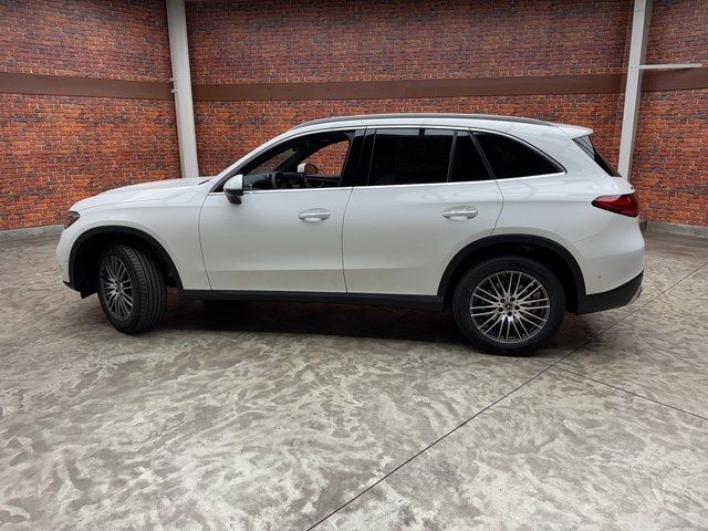 2025 Mercedes-Benz GLC 300