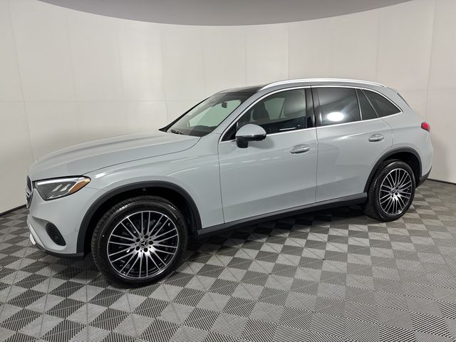 2025 Mercedes-Benz GLC 300