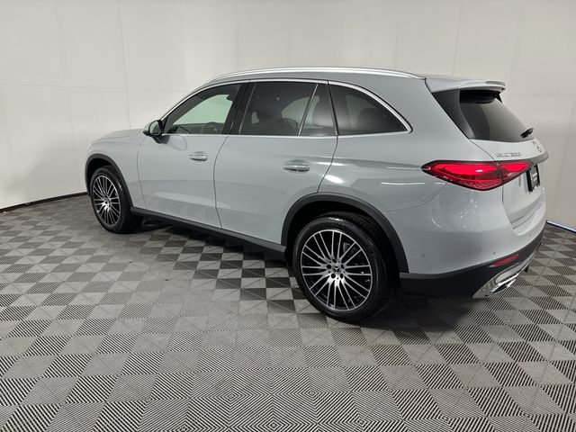 2025 Mercedes-Benz GLC 300