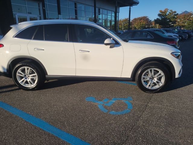 2025 Mercedes-Benz GLC 300