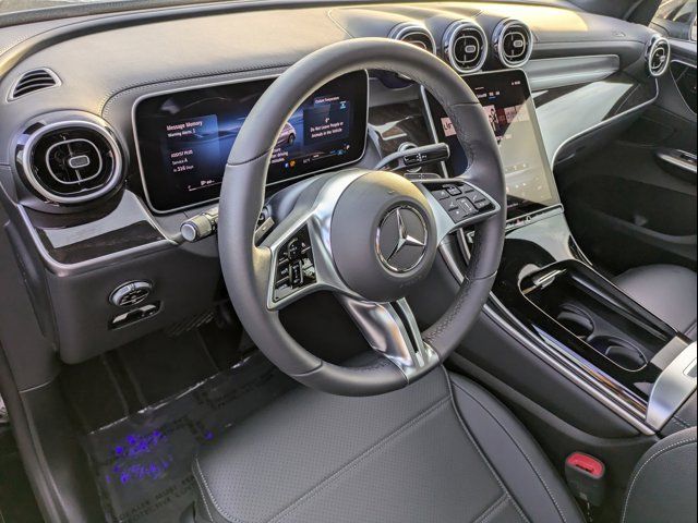 2025 Mercedes-Benz GLC 300