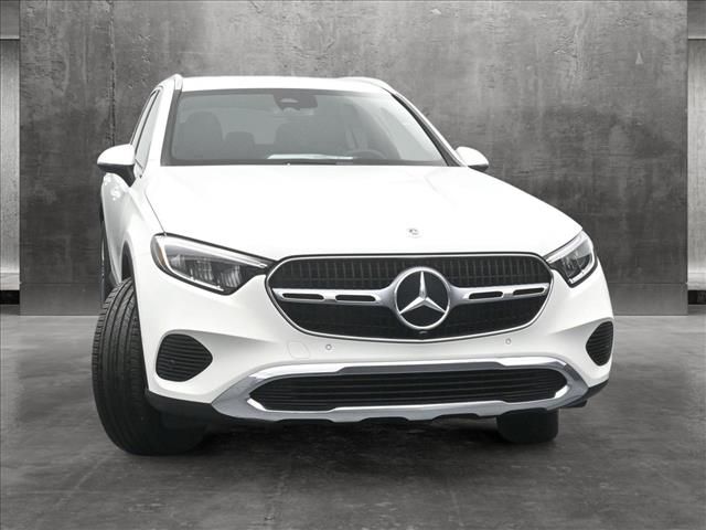 2025 Mercedes-Benz GLC 300