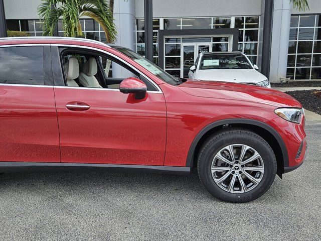 2025 Mercedes-Benz GLC 300