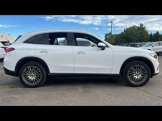 2025 Mercedes-Benz GLC 300