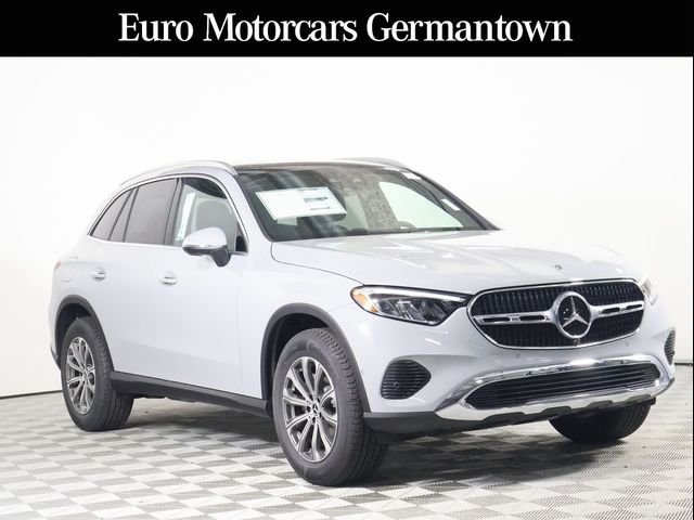 2025 Mercedes-Benz GLC 300