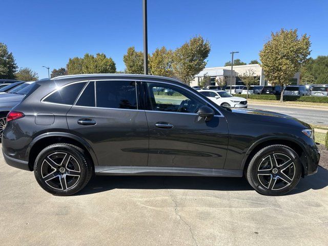 2025 Mercedes-Benz GLC 300