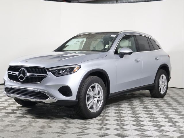 2025 Mercedes-Benz GLC 300