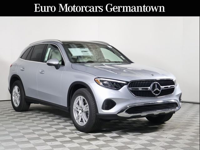 2025 Mercedes-Benz GLC 300