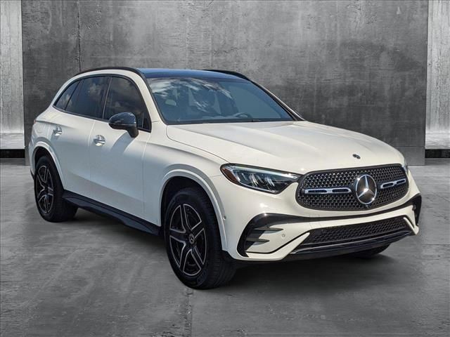 2025 Mercedes-Benz GLC 300