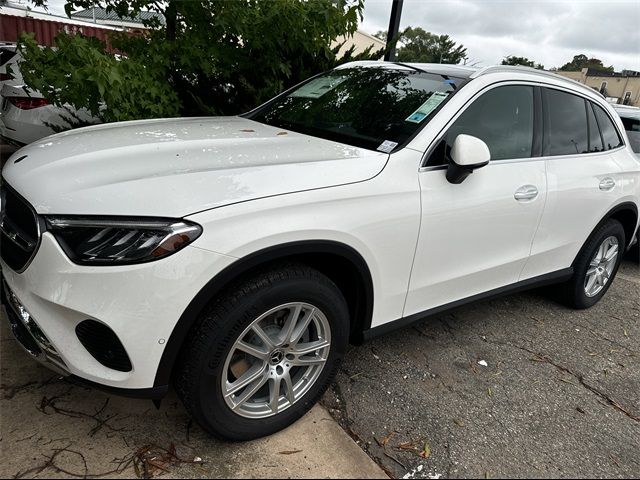 2025 Mercedes-Benz GLC 300