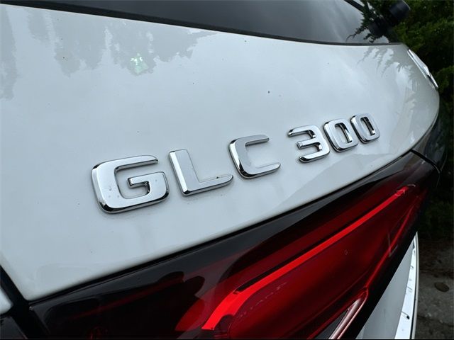 2025 Mercedes-Benz GLC 300