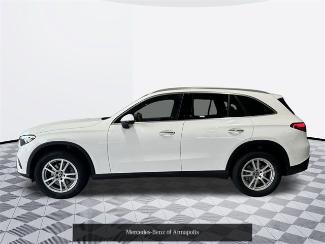 2025 Mercedes-Benz GLC 300