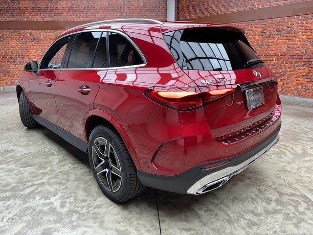 2025 Mercedes-Benz GLC 300